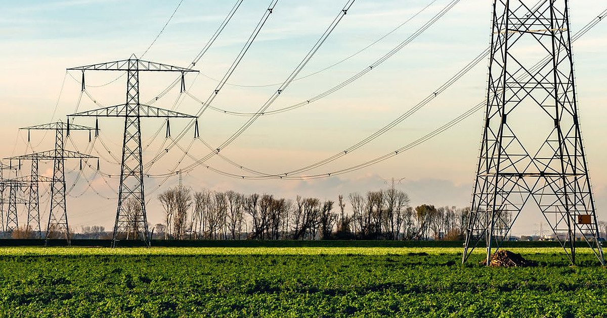 How Fuel Cells Help Utilities Meet the Load Growth Challenge - Transmission Lines